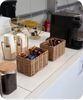 Bezpłatna kawa i przekąski dla klientów